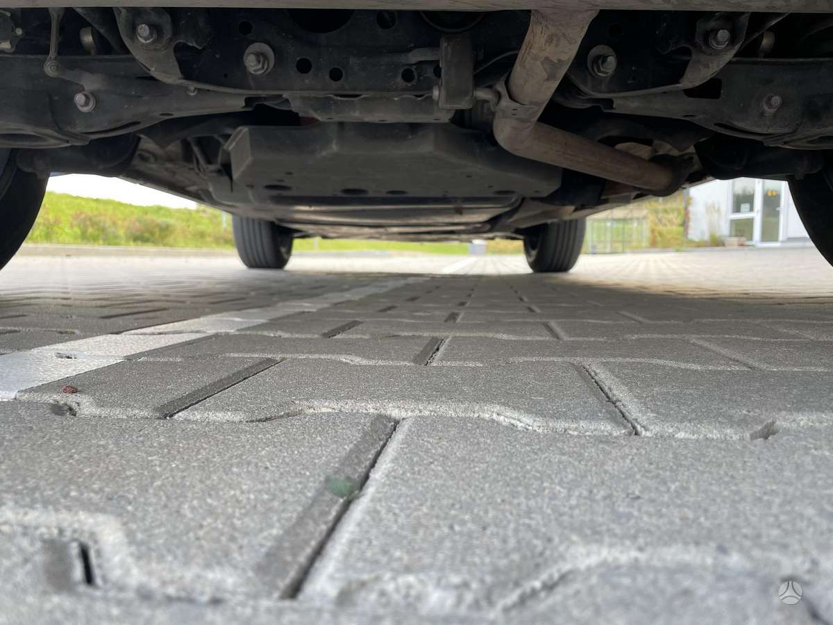 Toyota RAV4 - 8