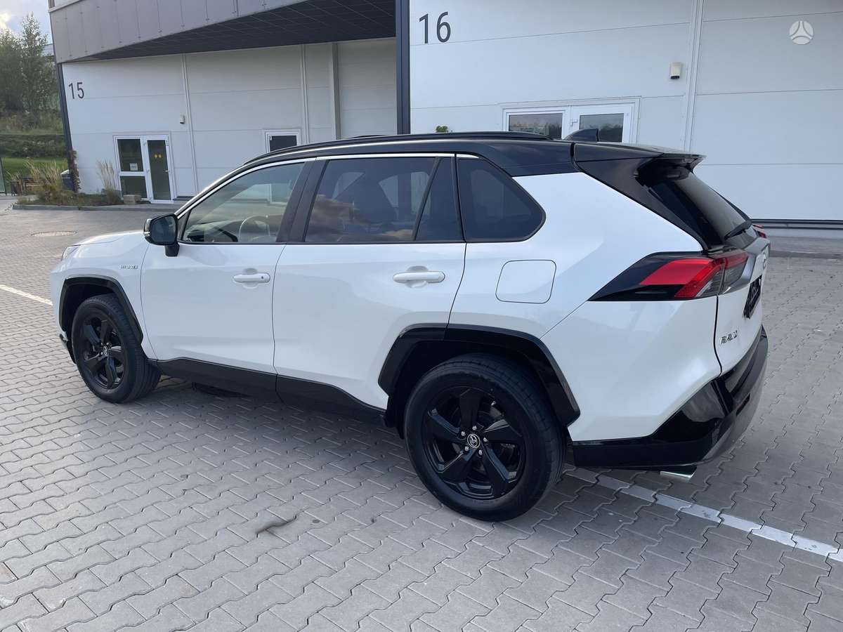 Toyota RAV4 - 9