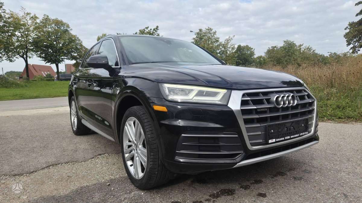 Audi Q5, off-road / crossover