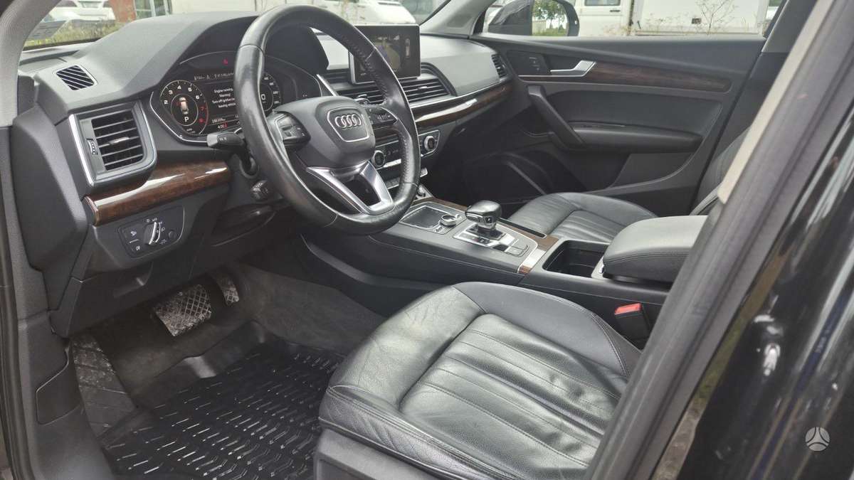 Audi Q5, off-road / crossover