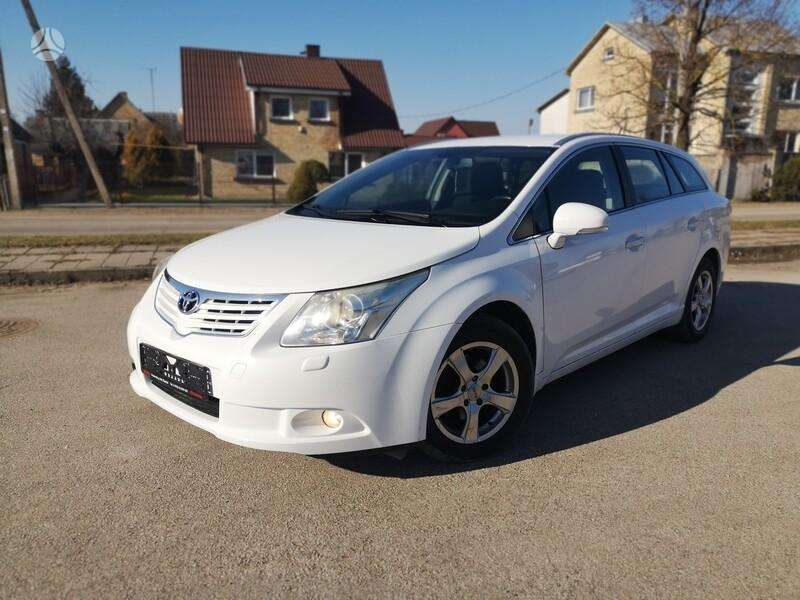 Toyota Avensis - 1