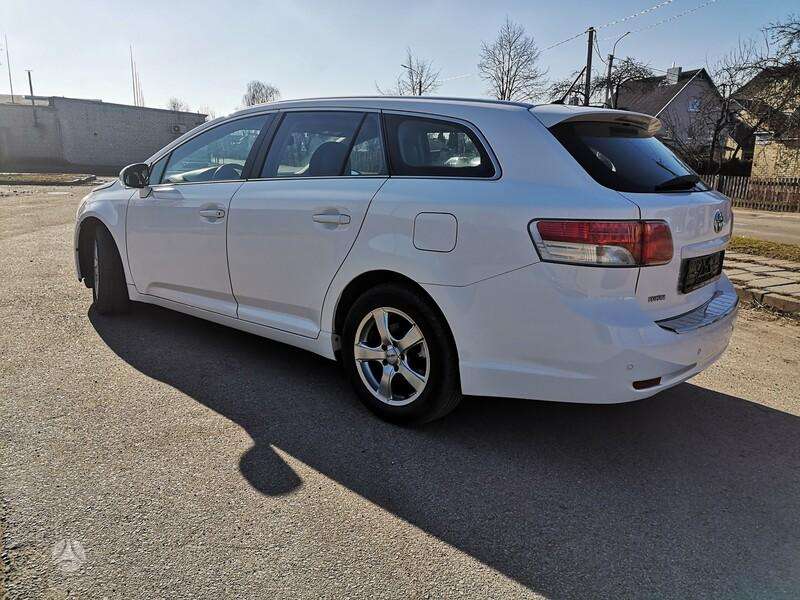 Toyota Avensis - 2