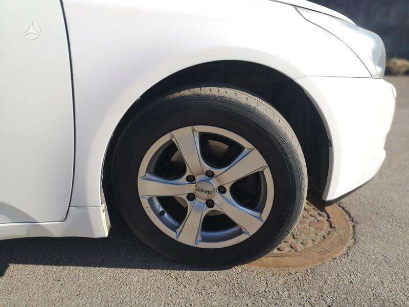 Toyota Avensis - 6