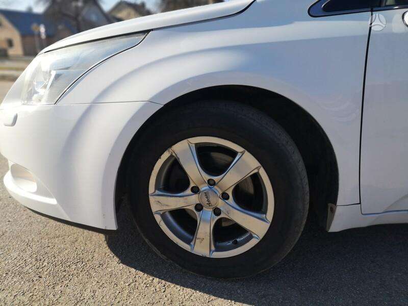 Toyota Avensis - 7