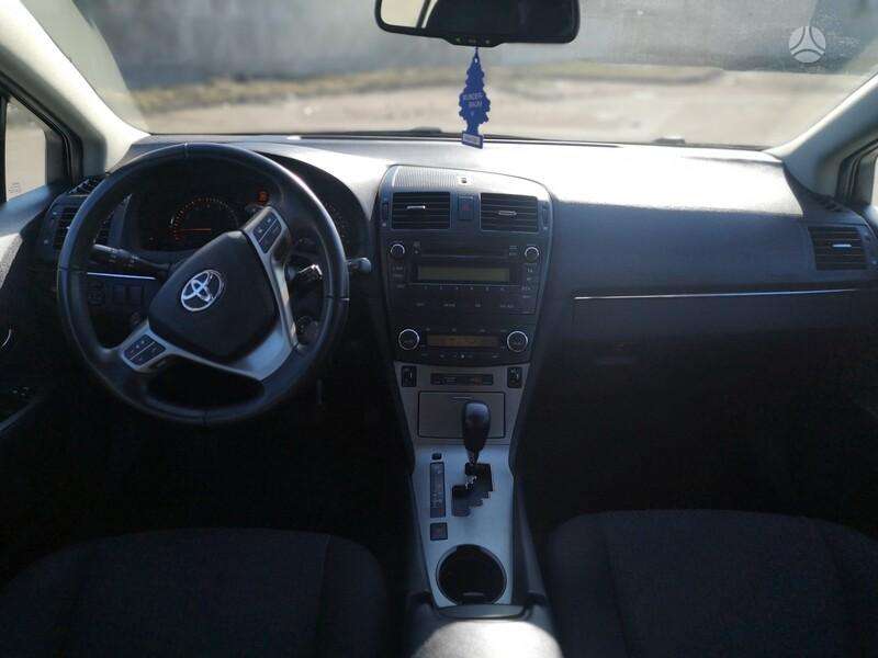 Toyota Avensis - 12