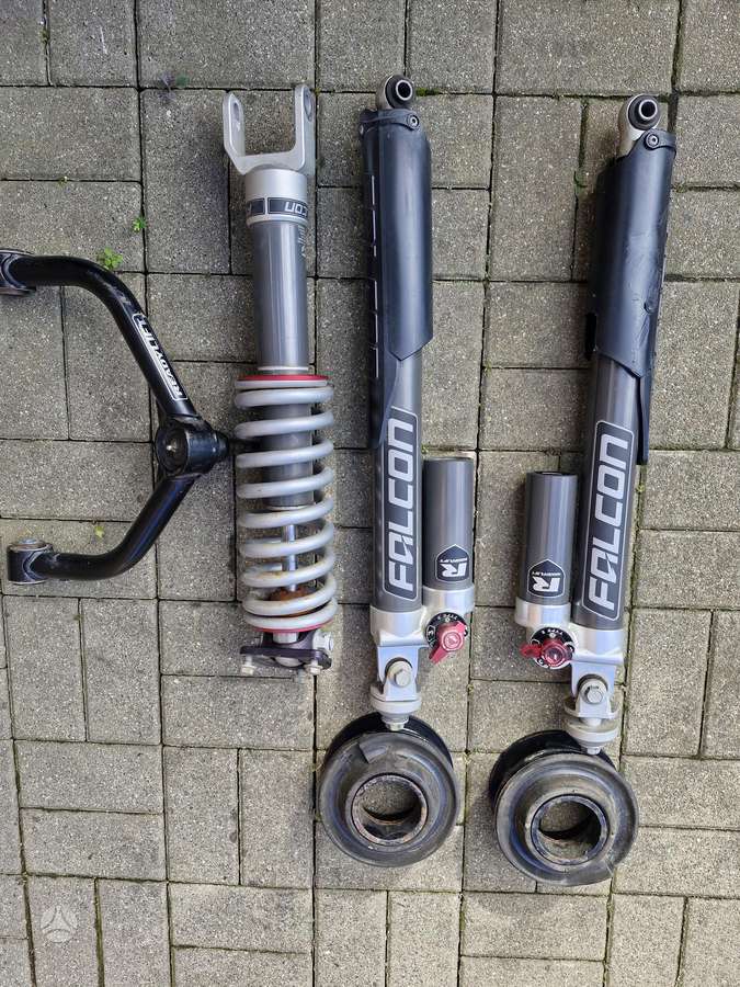 Dodge Ram kėbulo dalys