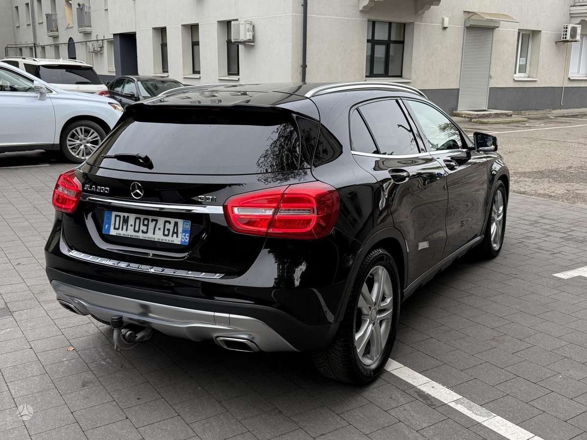 Mercedes-Benz GLA200 - 3