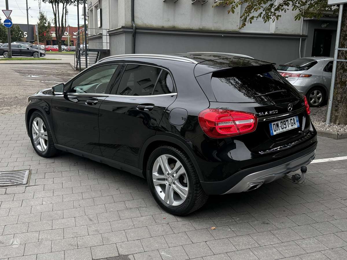 Mercedes-Benz GLA200 - 7