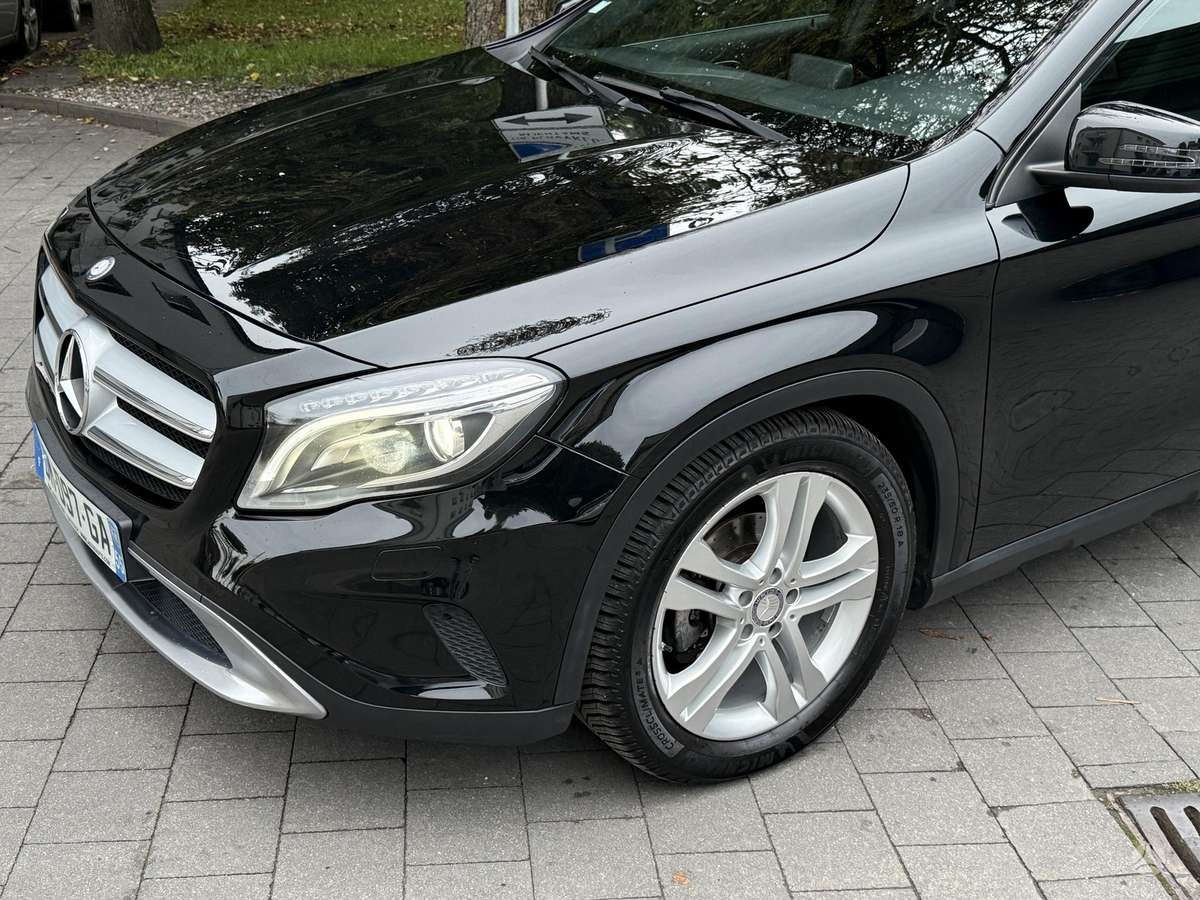 Mercedes-Benz GLA200 - 8