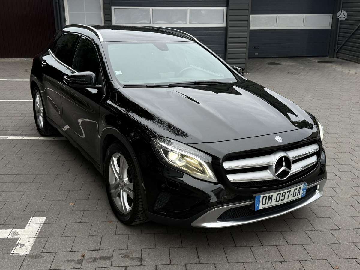 Mercedes-Benz GLA200 - 10