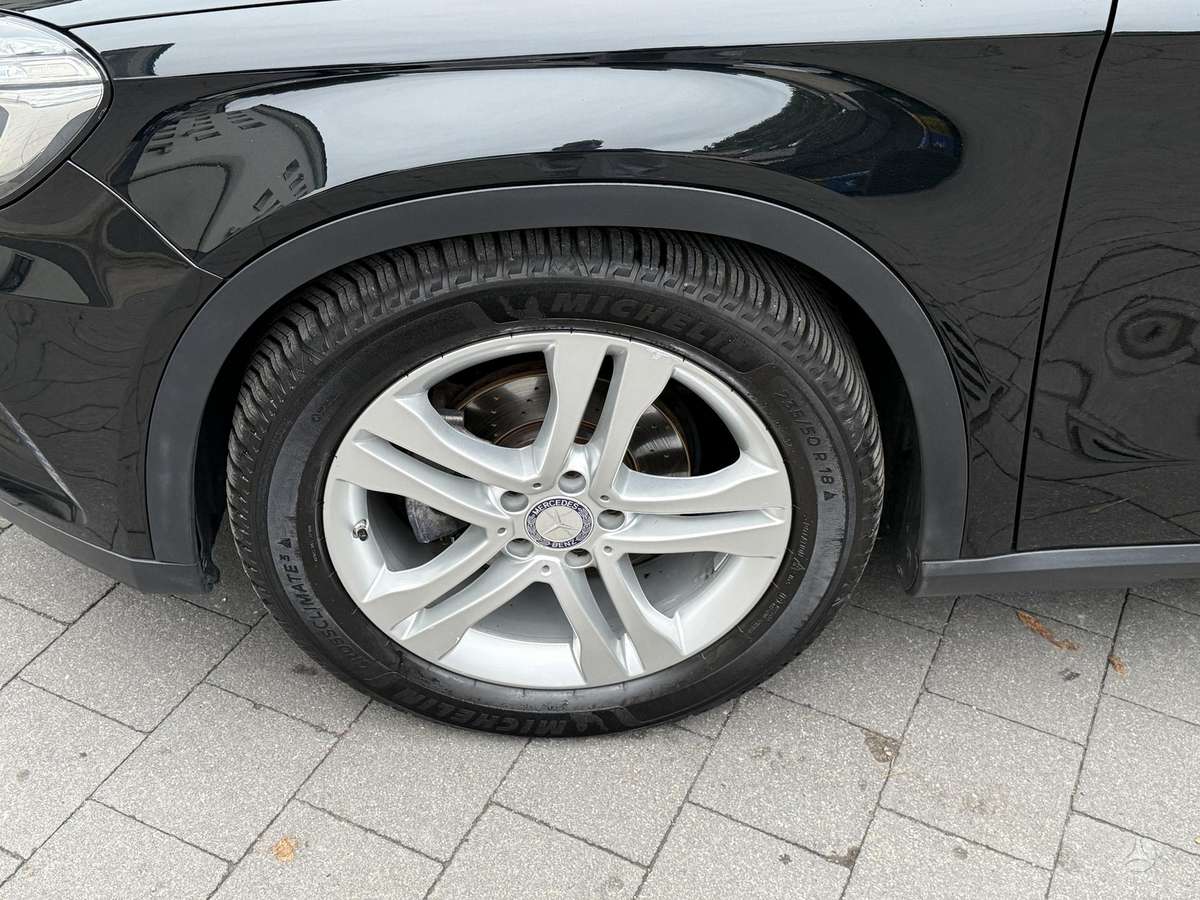 Mercedes-Benz GLA200 - 12