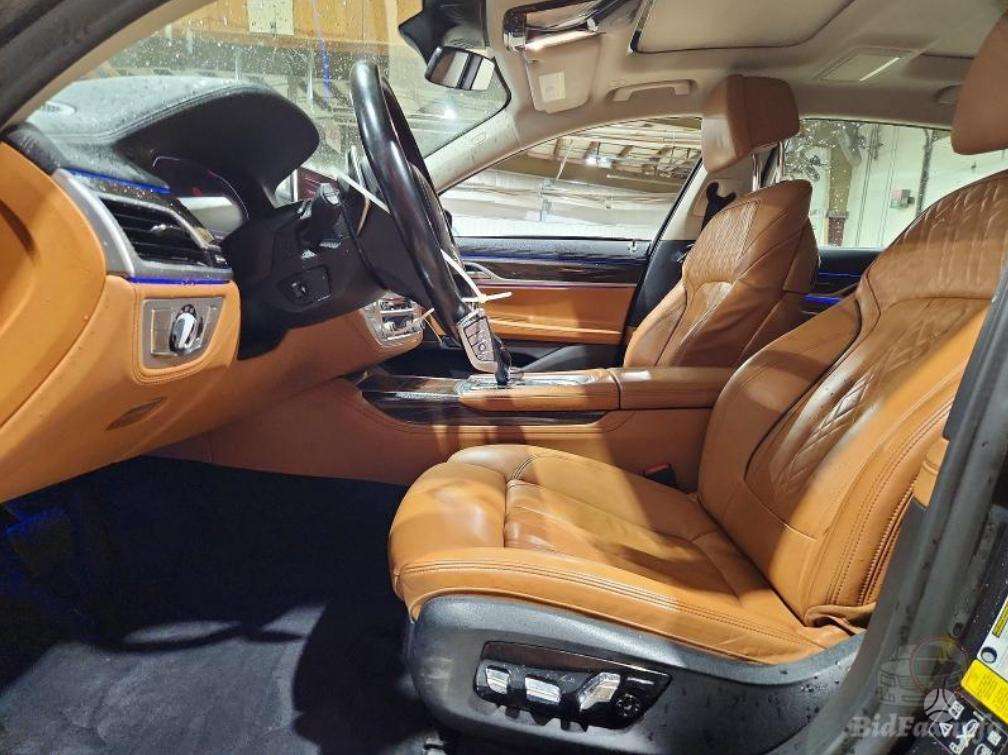BMW 740 - 7