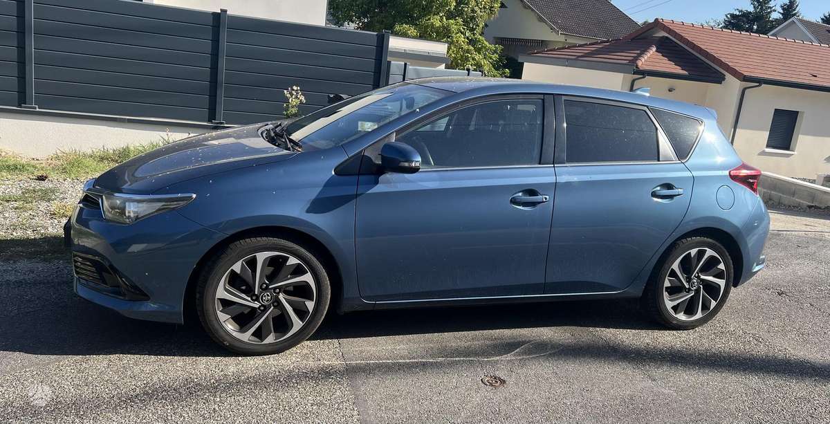 Toyota Auris, 1.2 l., Хэтчбек