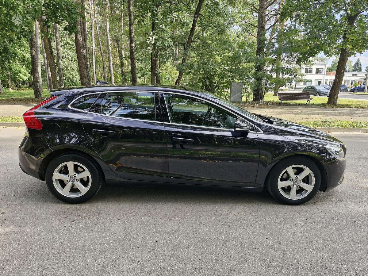 Volvo V40, 1.6 l., Хэтчбек