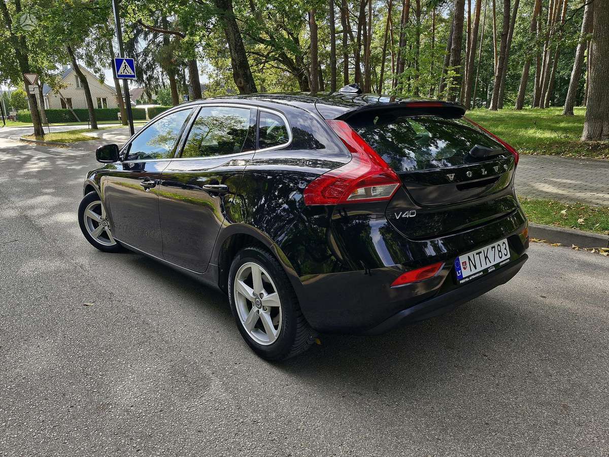 Volvo V40, 1.6 l., Хэтчбек