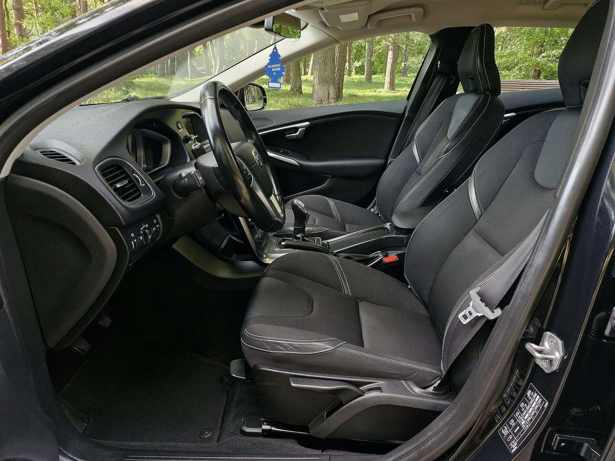 Volvo V40, 1.6 l., Хэтчбек