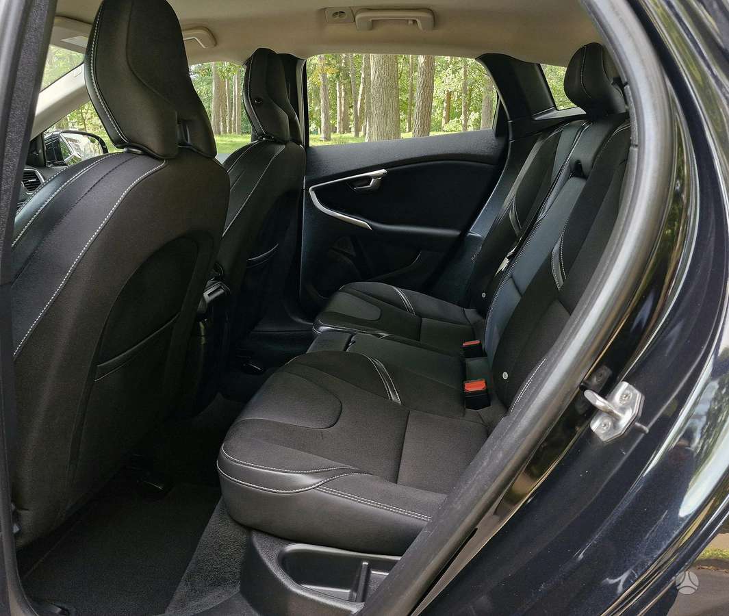 Volvo V40, 1.6 l., Хэтчбек