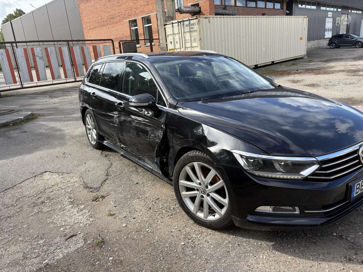 Volkswagen Passat - 2