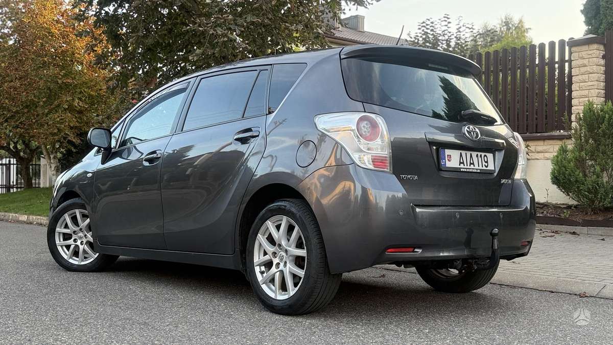Toyota Verso - 3