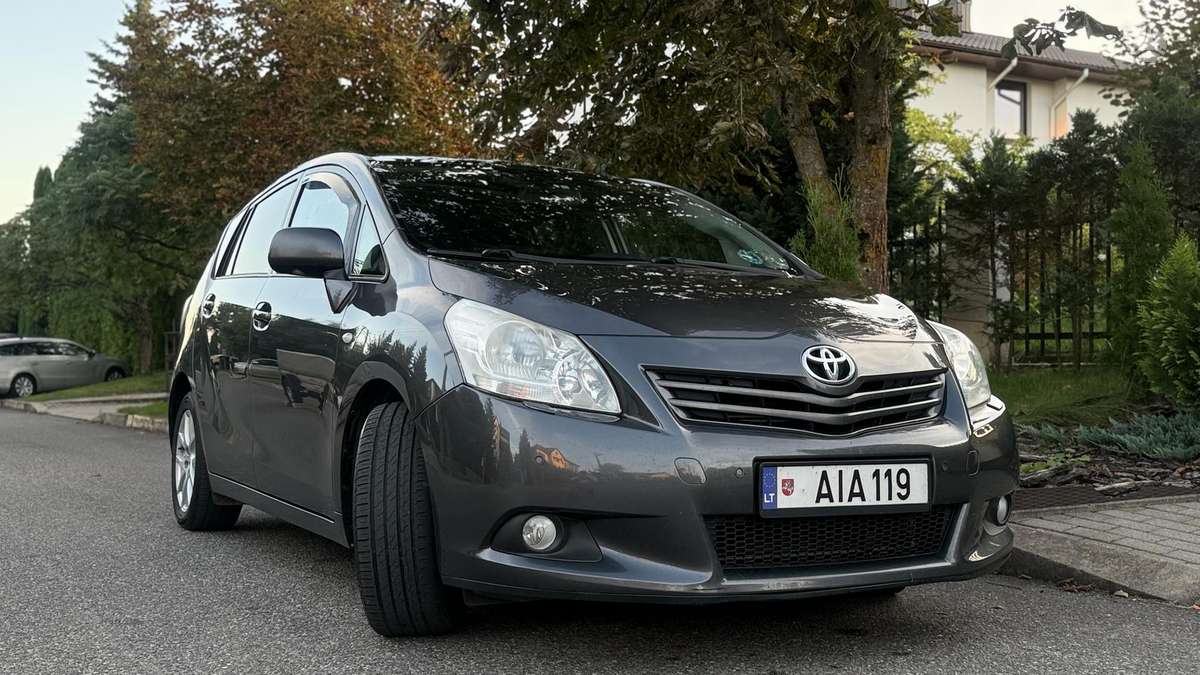 Toyota Verso - 7
