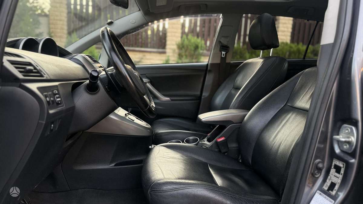 Toyota Verso, 2.2 l., mpv / minivan