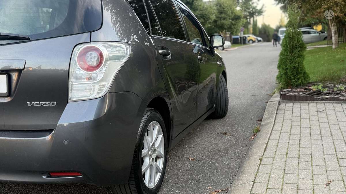 Toyota Verso, 2.2 l., mpv / minivan