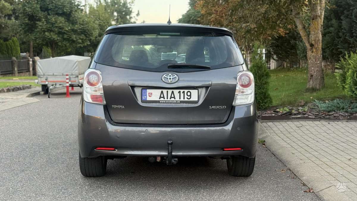 Toyota Verso, 2.2 l., mpv / minivan