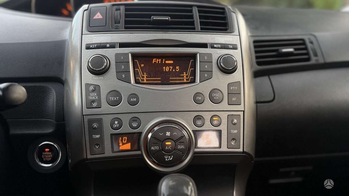 Toyota Verso, 2.2 l., mpv / minivan