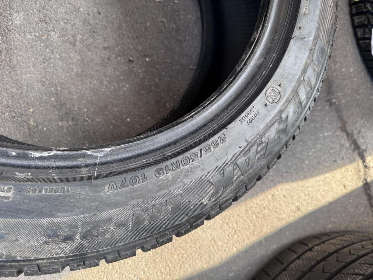 Bridgestone Blizzak, winter 255/50 R19