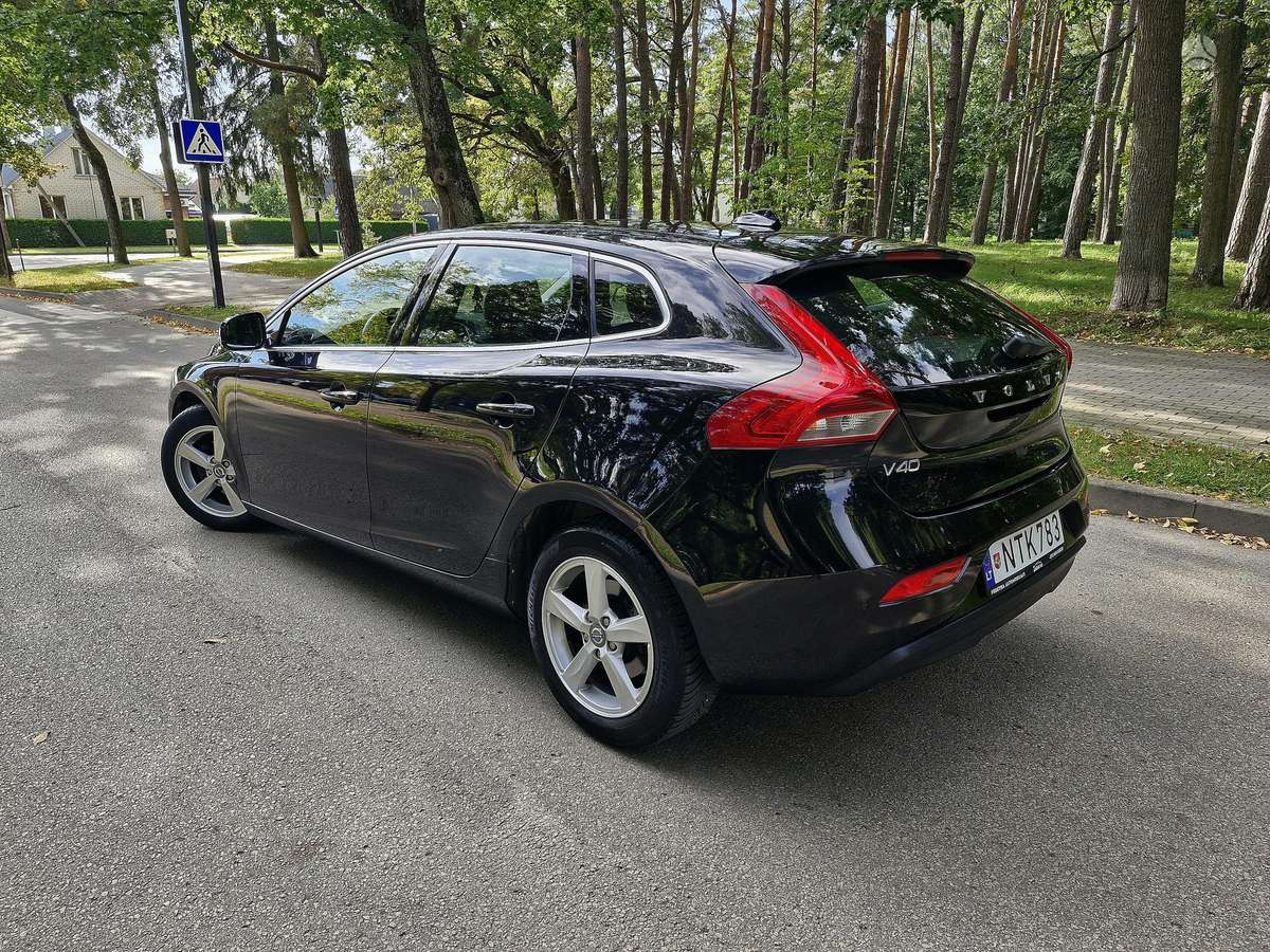 Volvo V40, 1.6 l., Хэтчбек