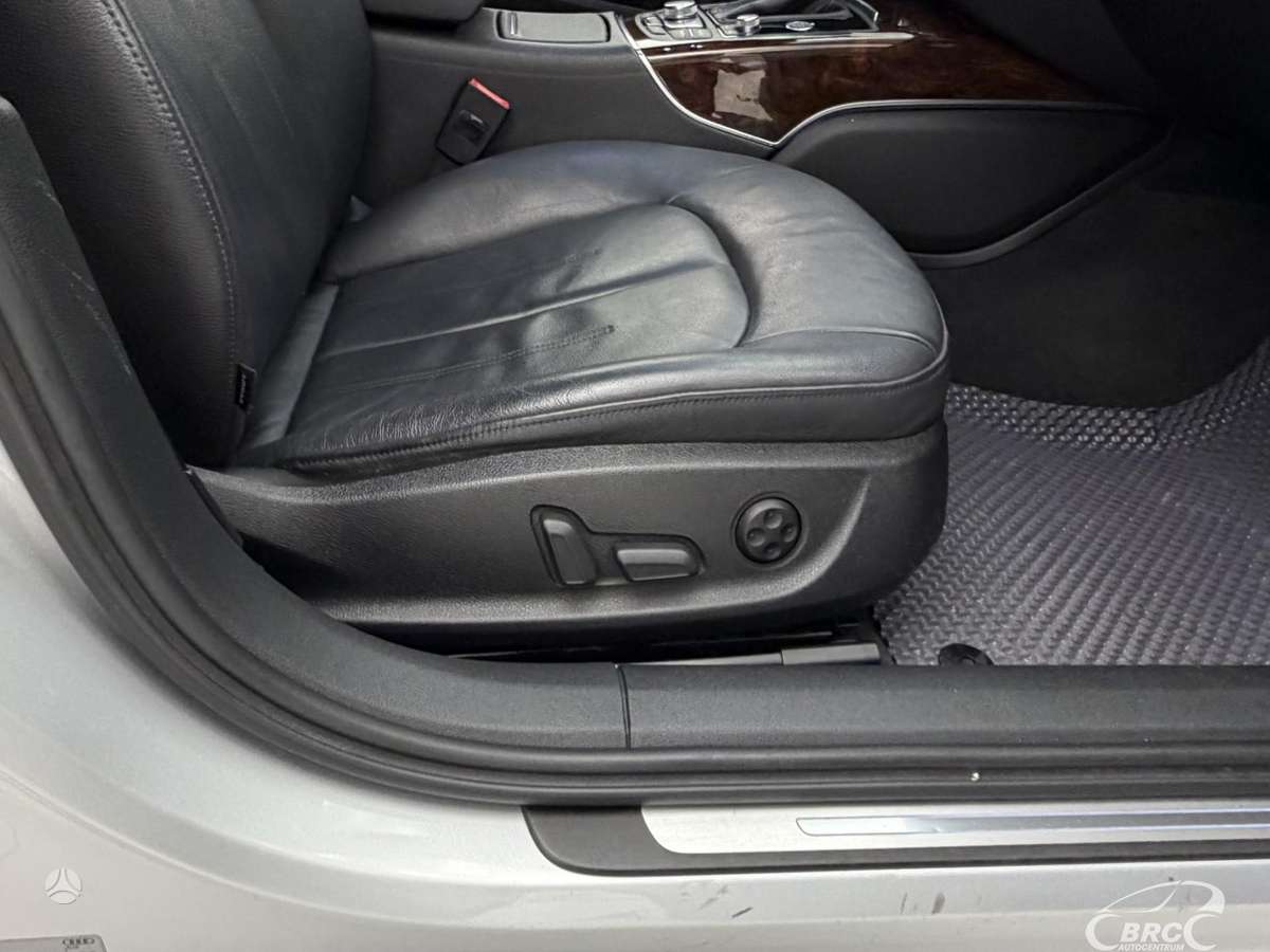 Audi A6, 3.0 l., Седан