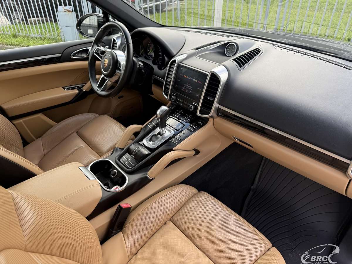 Porsche Cayenne - 6