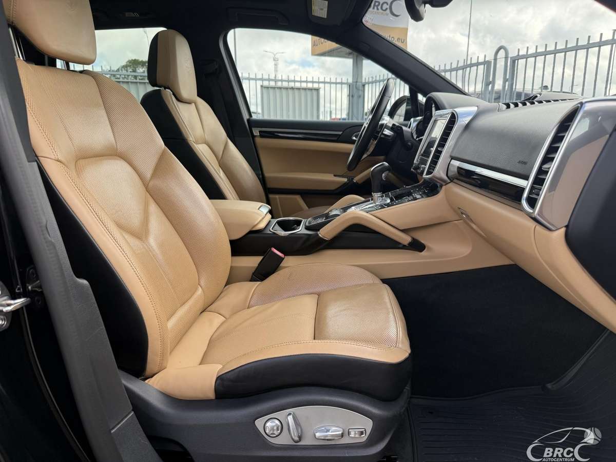 Porsche Cayenne - 7