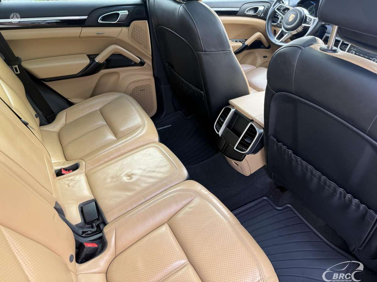 Porsche Cayenne - 9