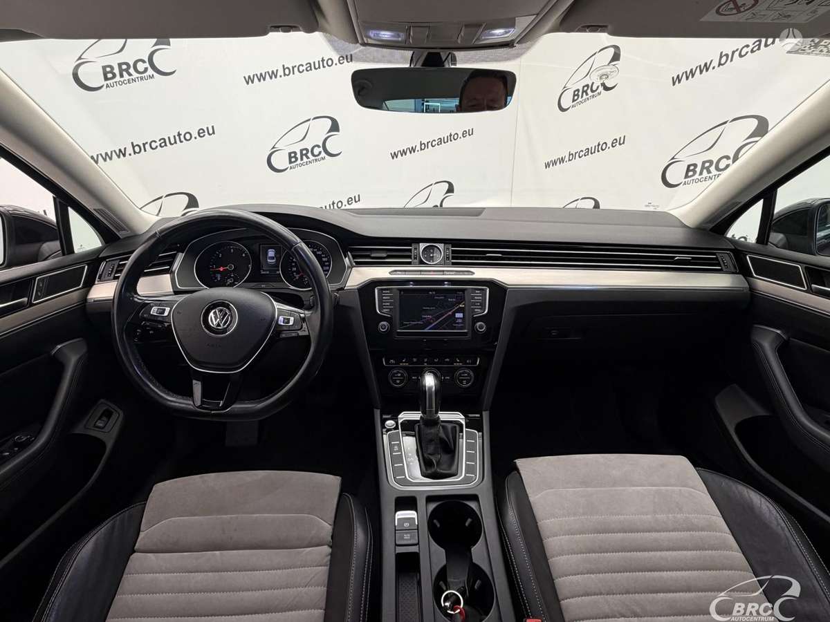 Volkswagen Passat - 4