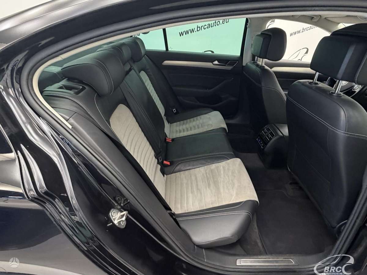 Volkswagen Passat - 11