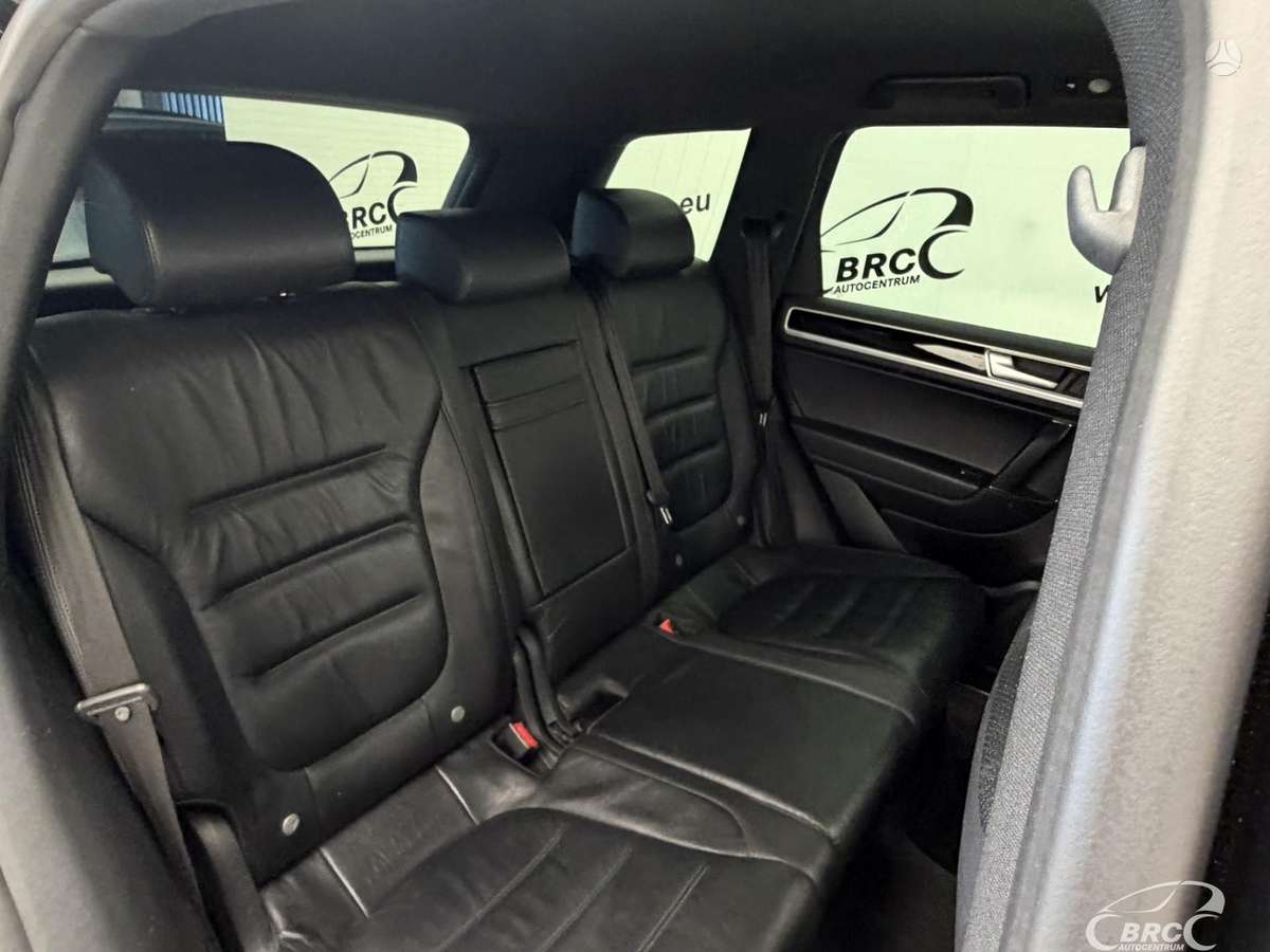Volkswagen Touareg - 12