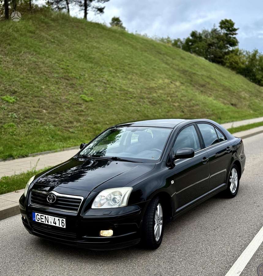 Toyota Avensis - 1