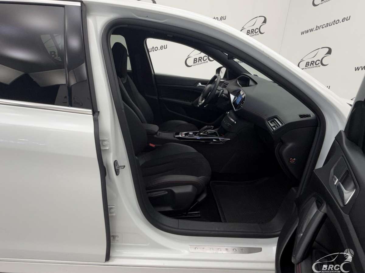Peugeot 308, 1.2 l., hatchback