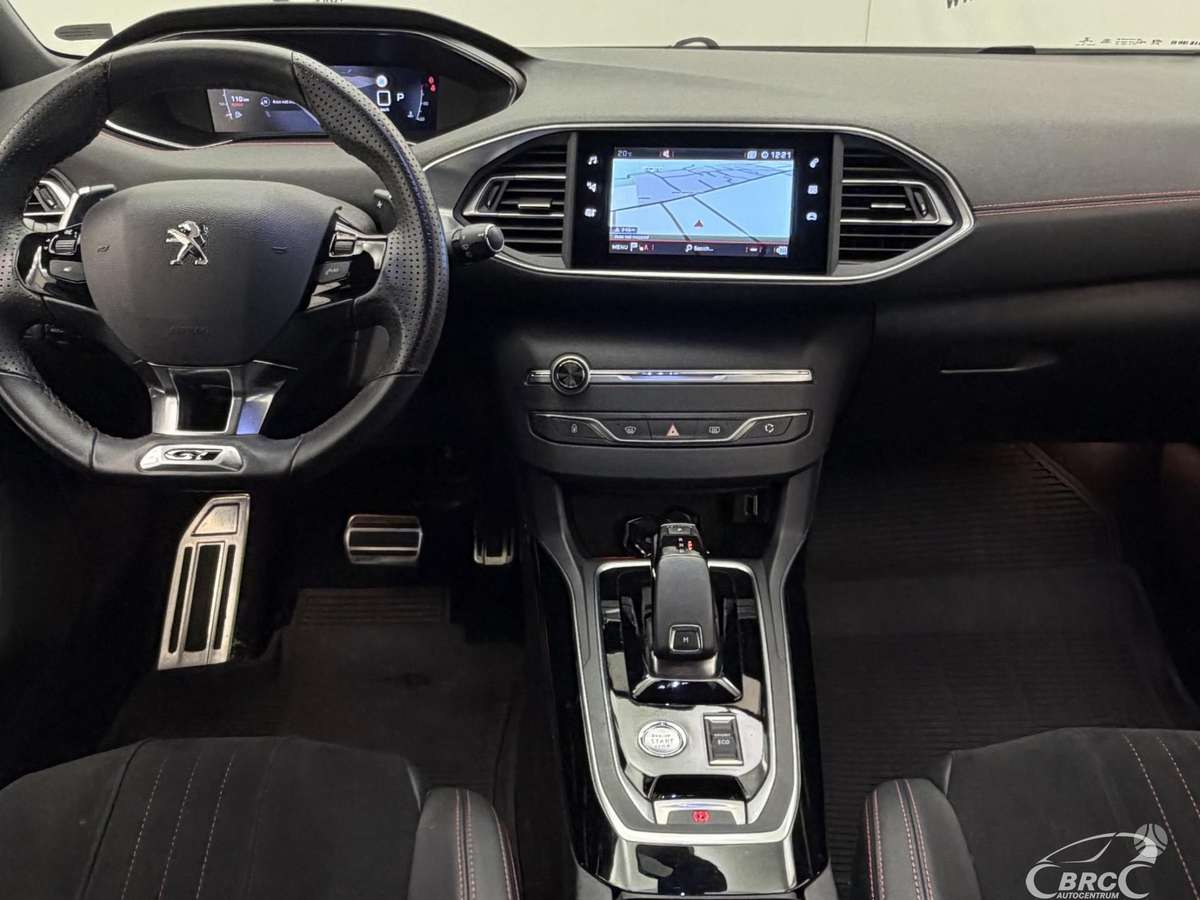 Peugeot 308, 1.2 l., hatchback