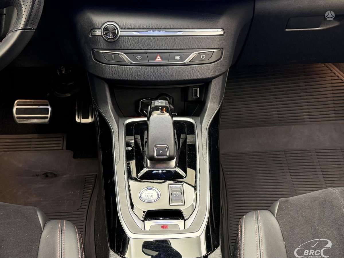 Peugeot 308, 1.2 l., hatchback