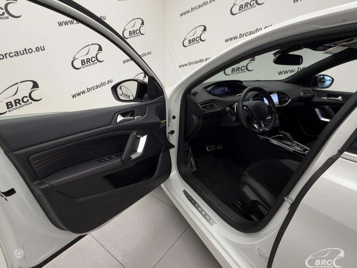 Peugeot 308, 1.2 l., hatchback