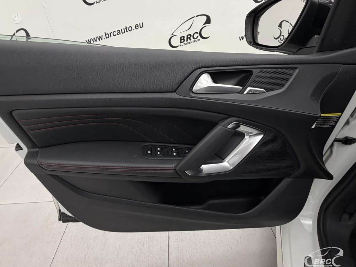 Peugeot 308, 1.2 l., hatchback