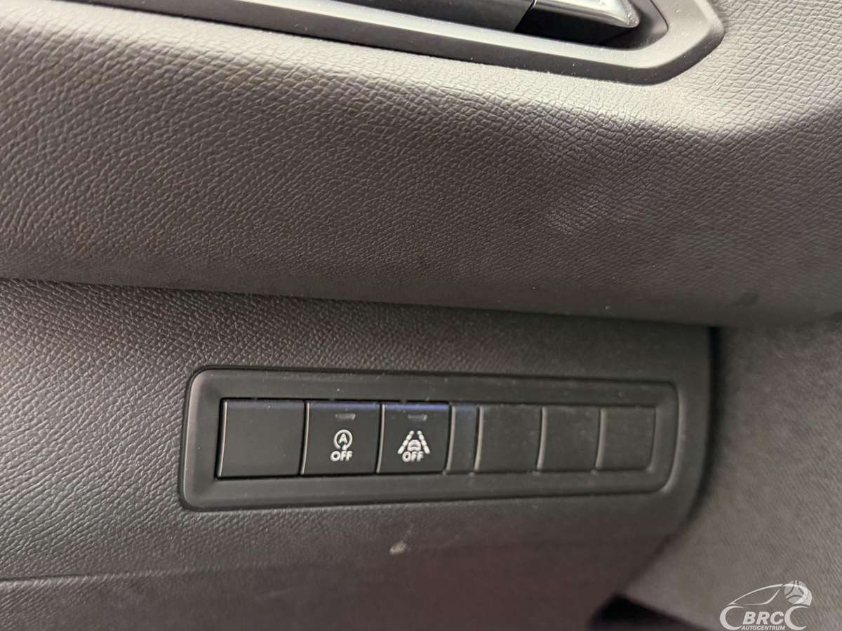 Peugeot 308, 1.2 l., hatchback