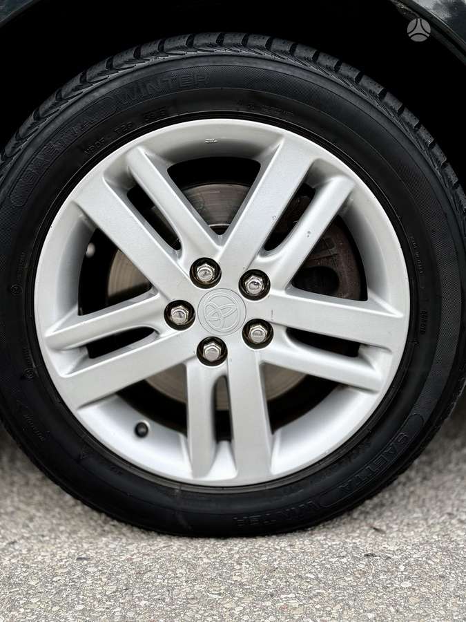 Toyota Avensis - 7