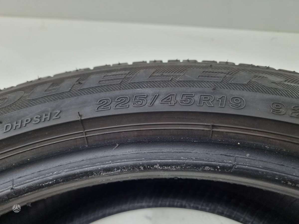 Bridgestone 2023, летние 225/45 R19