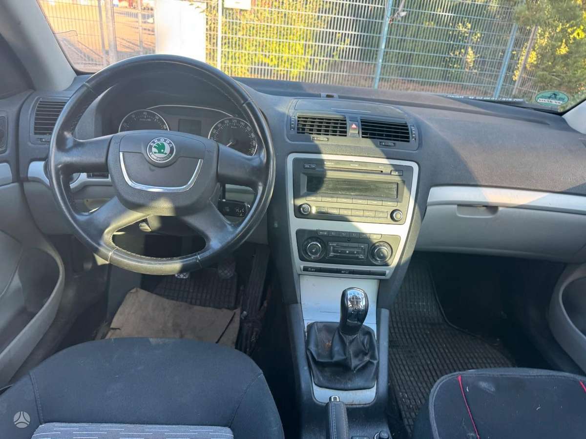 Skoda Octavia dalimis
