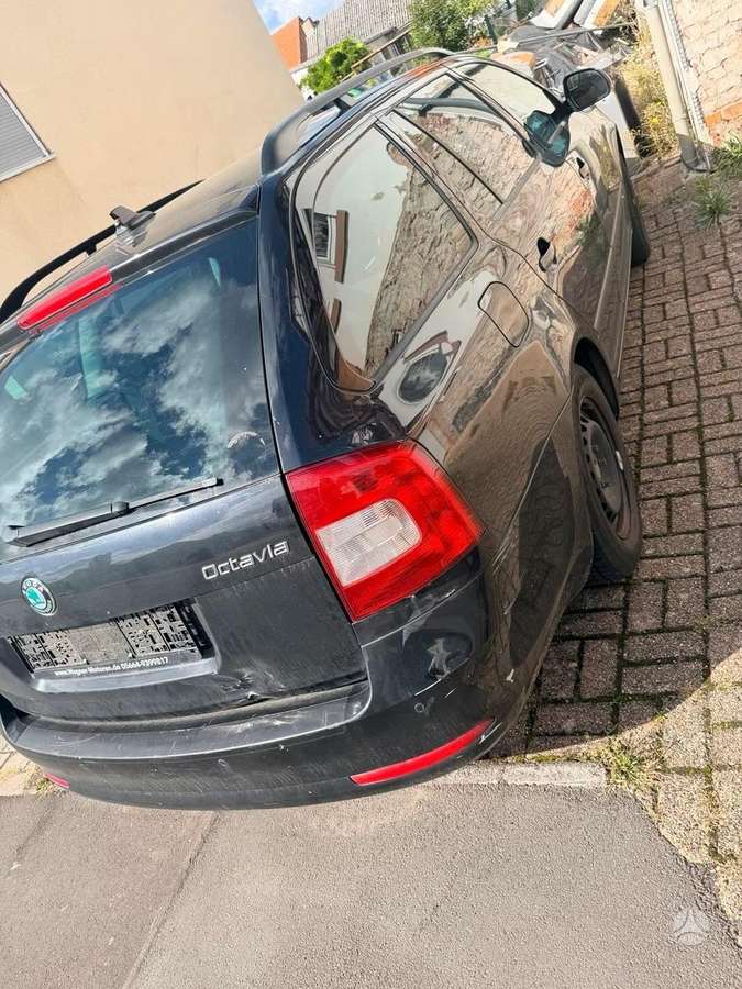Skoda Octavia dalimis