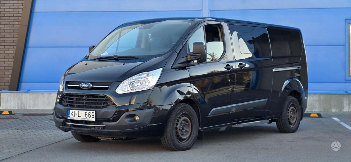 Ford Tourneo Custom - 1