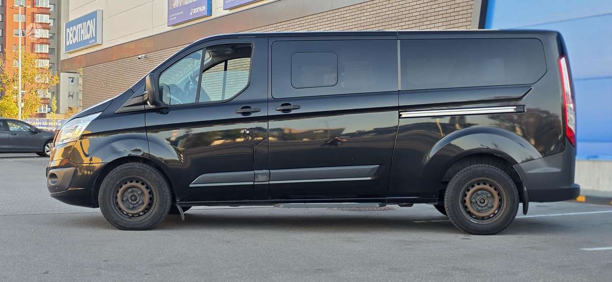 Ford Tourneo Custom - 8